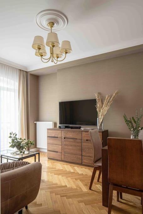Wyzwolenia Apt , Lazienki Park & Zbawiciela Sq. 2' Varsovia Exterior foto